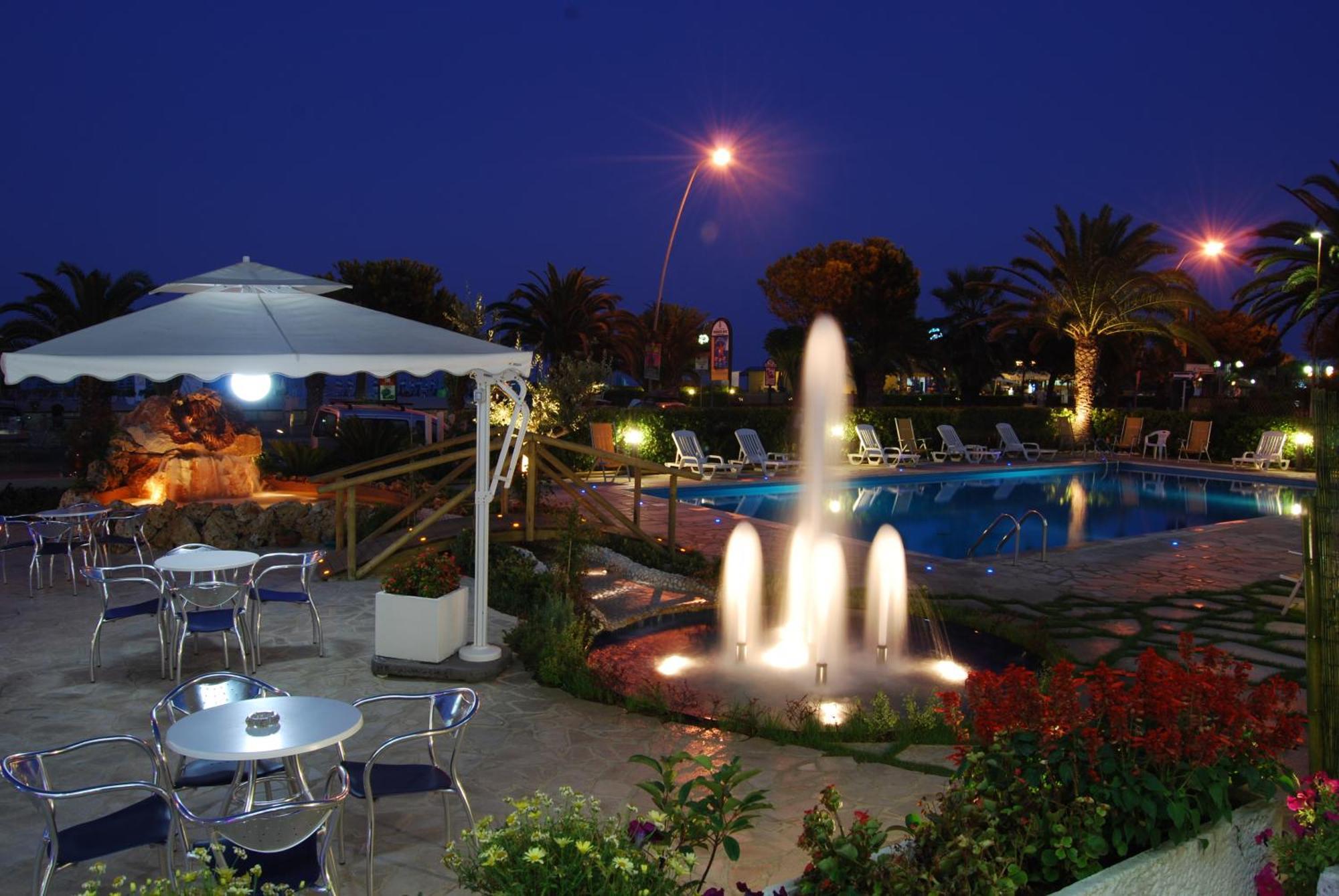 Hotel Costa Verde Tortoreto Exterior photo